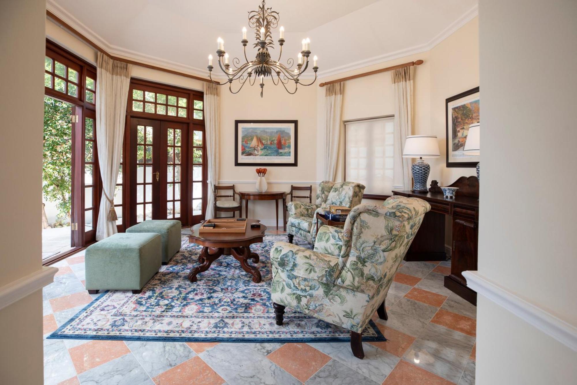 St James Guest Houses Kalk Bay Bagian luar foto