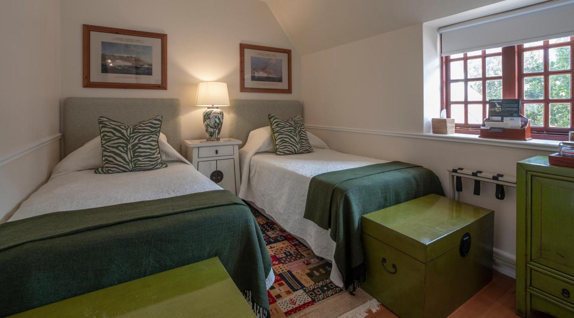 St James Guest Houses Kalk Bay Bagian luar foto
