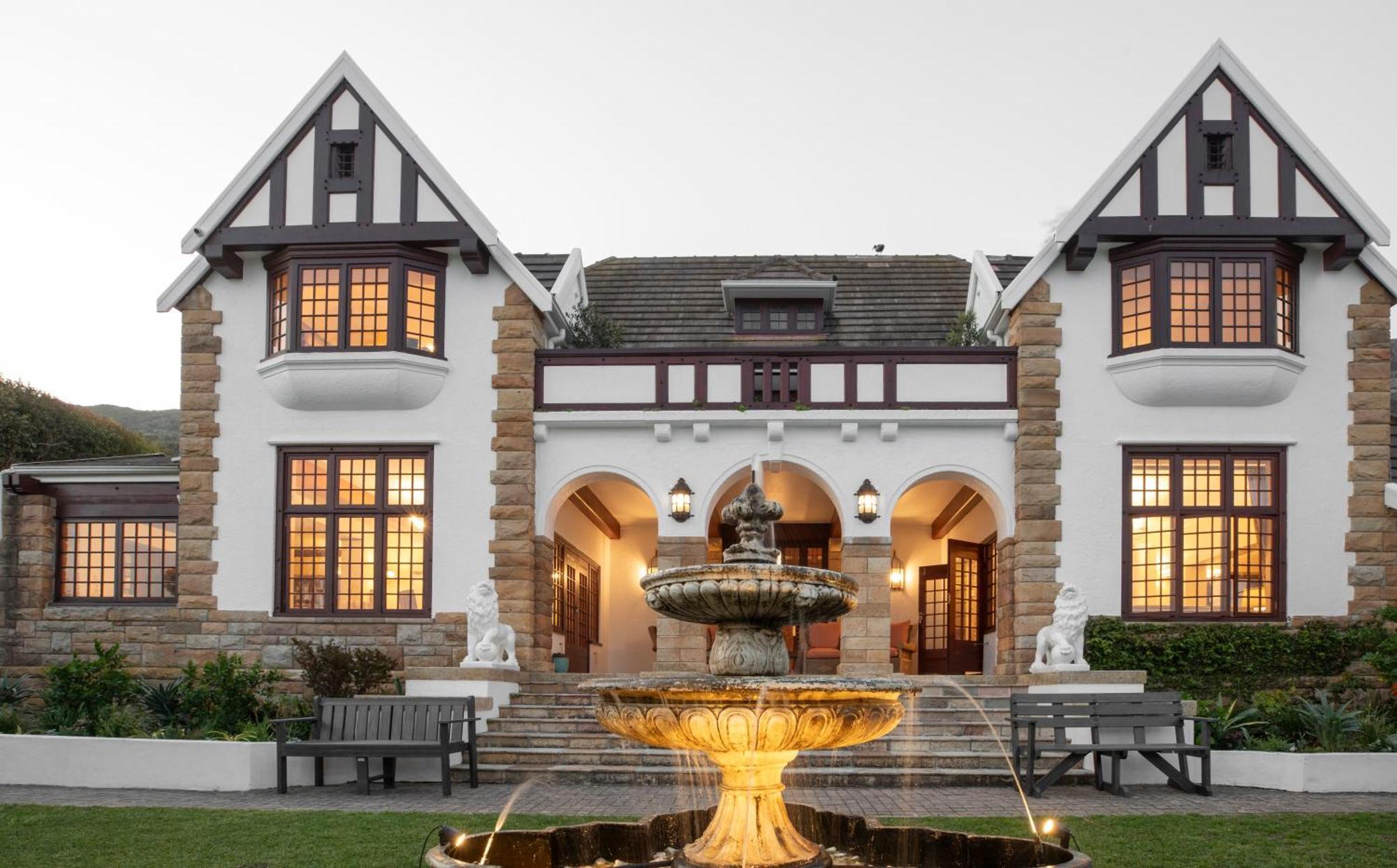 St James Guest Houses Kalk Bay Bagian luar foto
