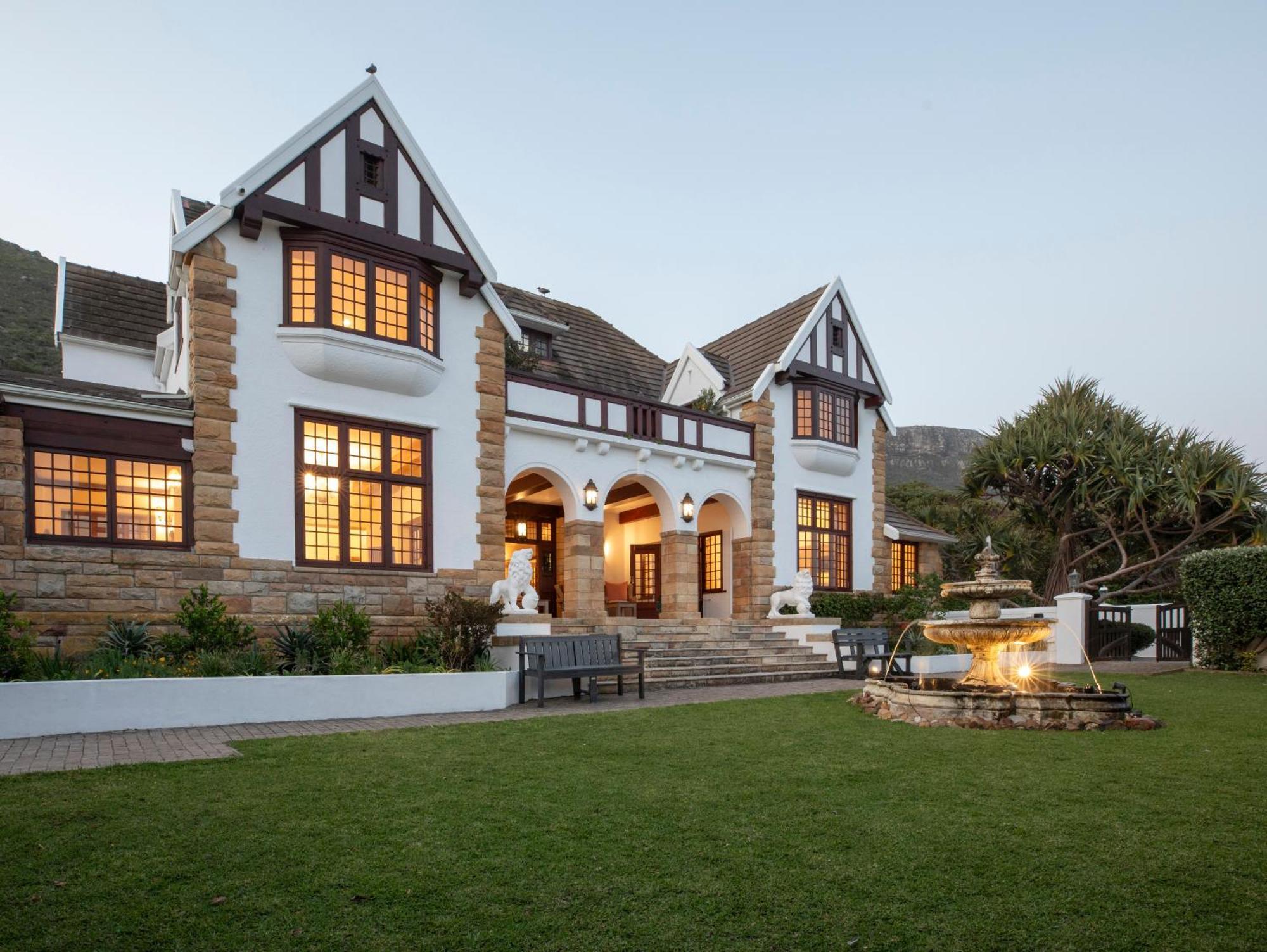 St James Guest Houses Kalk Bay Bagian luar foto