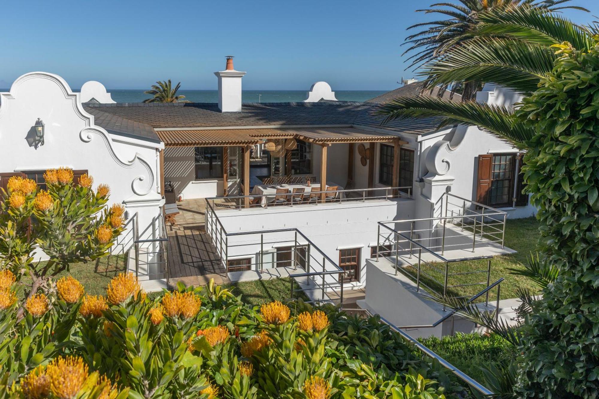 St James Guest Houses Kalk Bay Bagian luar foto