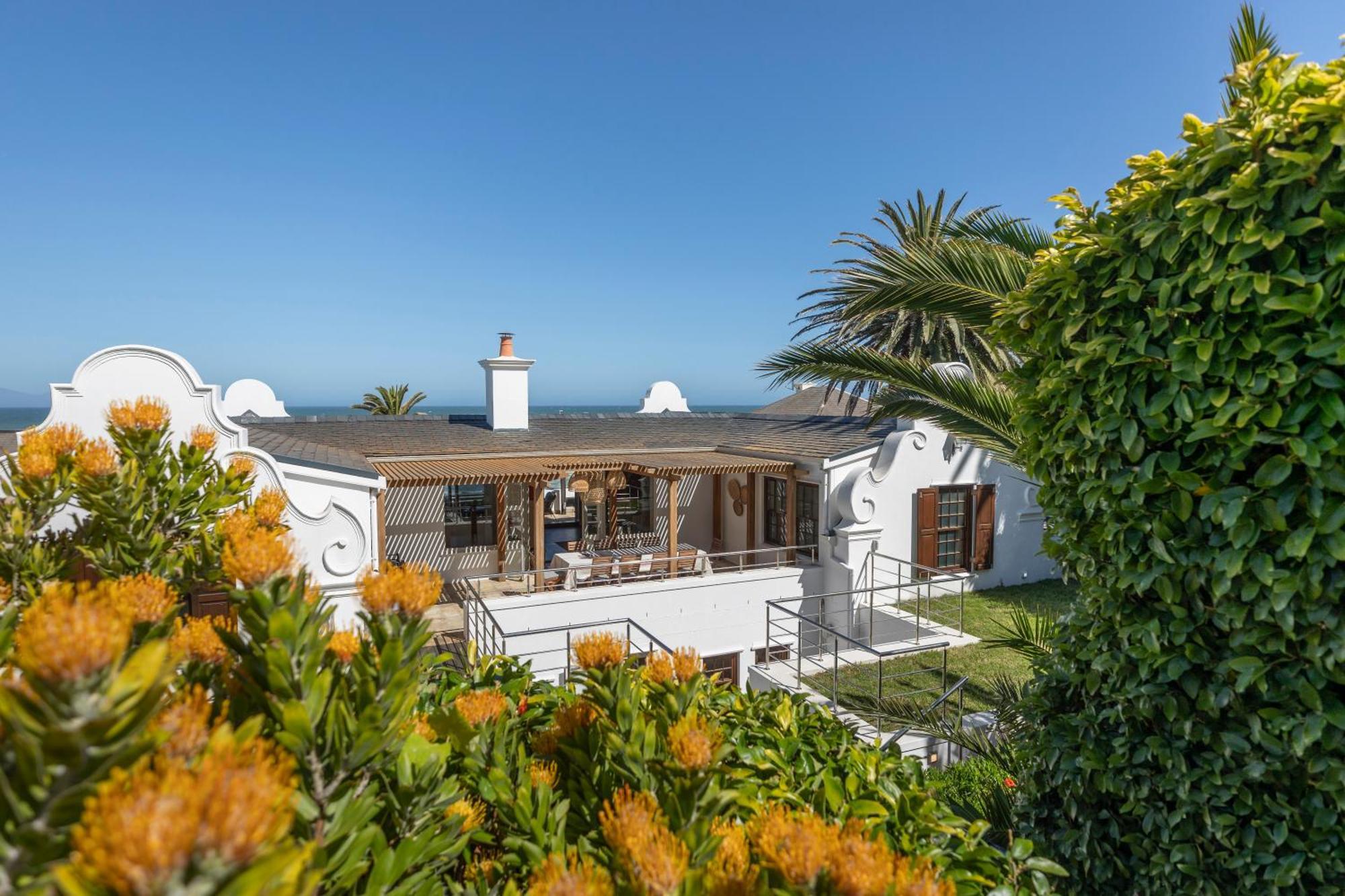 St James Guest Houses Kalk Bay Bagian luar foto